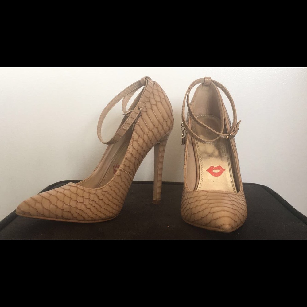 💋Charm Strap heel
